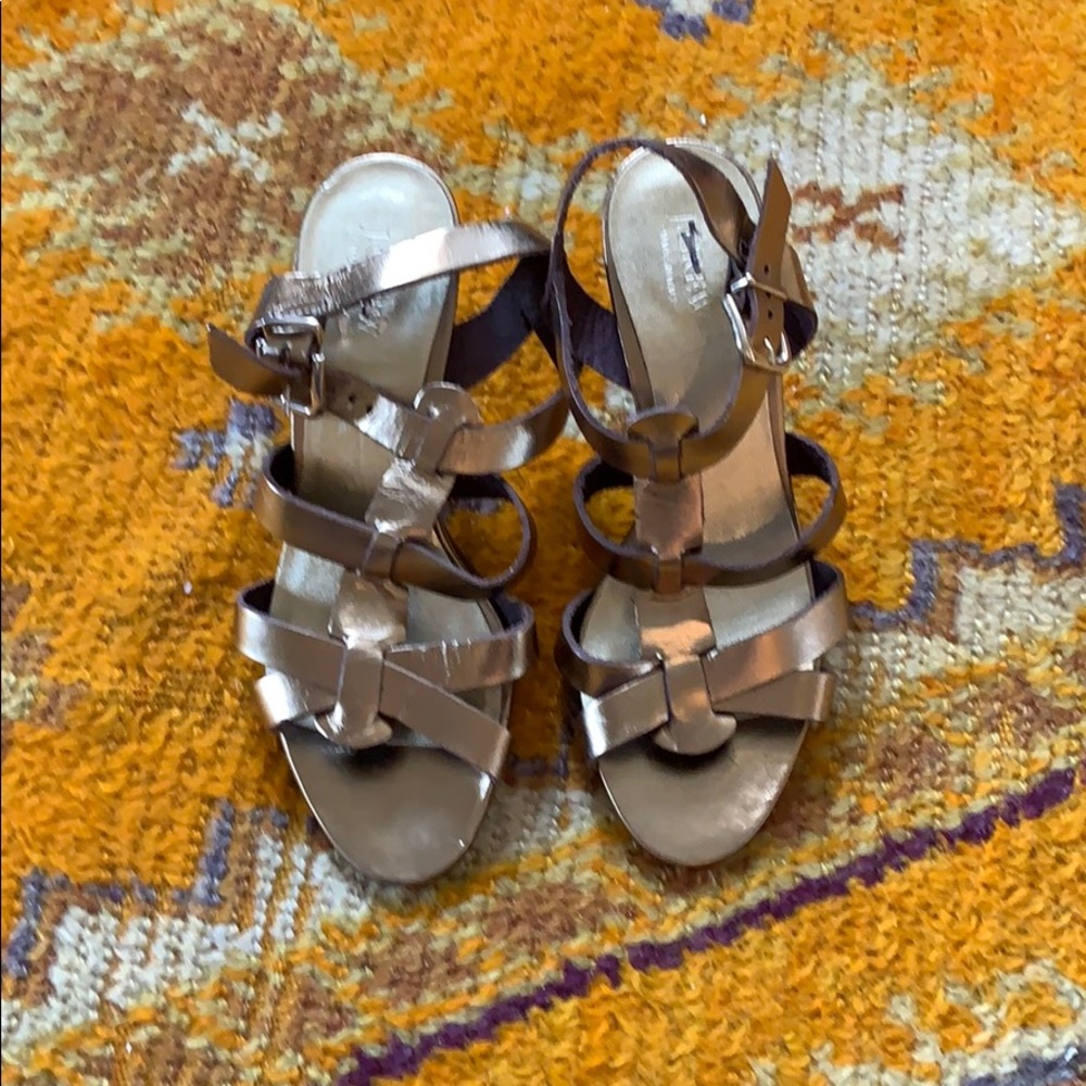 Bright gold metallic leather sandal